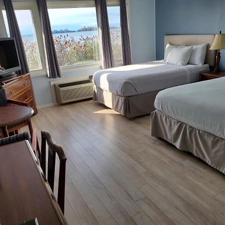 Carolyn Beach Inn Thessalon Bagian luar foto
