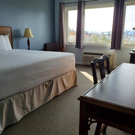 Carolyn Beach Inn Thessalon Bagian luar foto