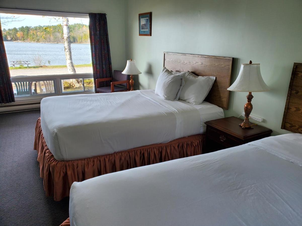 Carolyn Beach Inn Thessalon Bagian luar foto