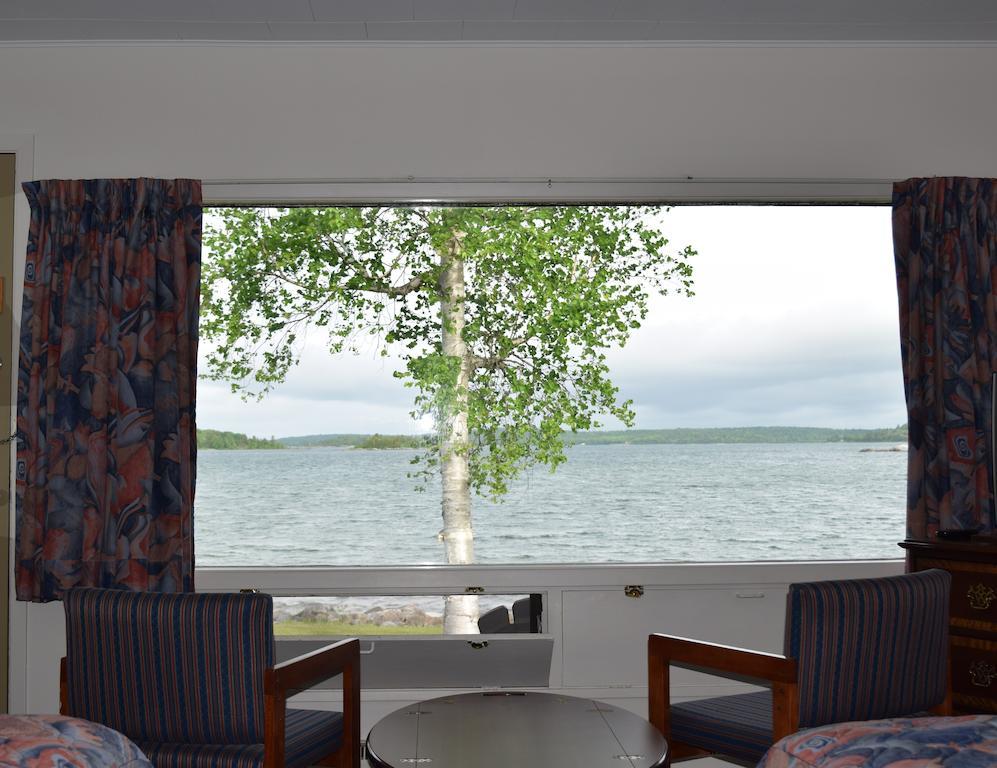 Carolyn Beach Inn Thessalon Bagian luar foto