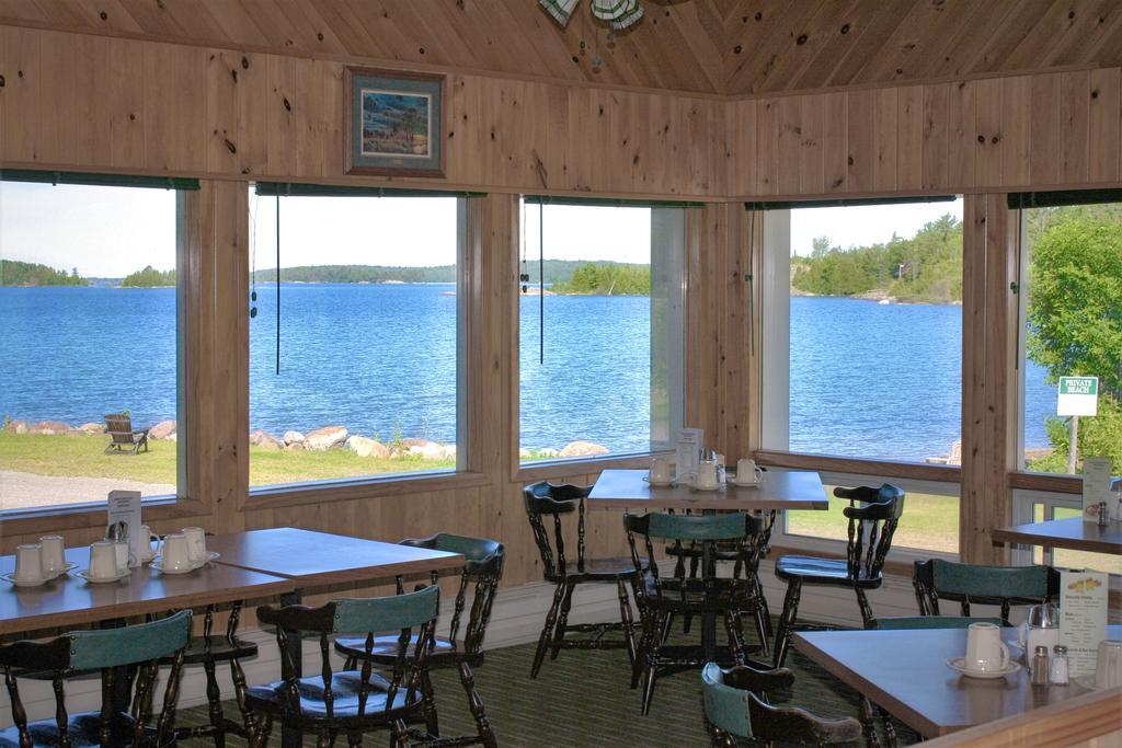 Carolyn Beach Inn Thessalon Bagian luar foto