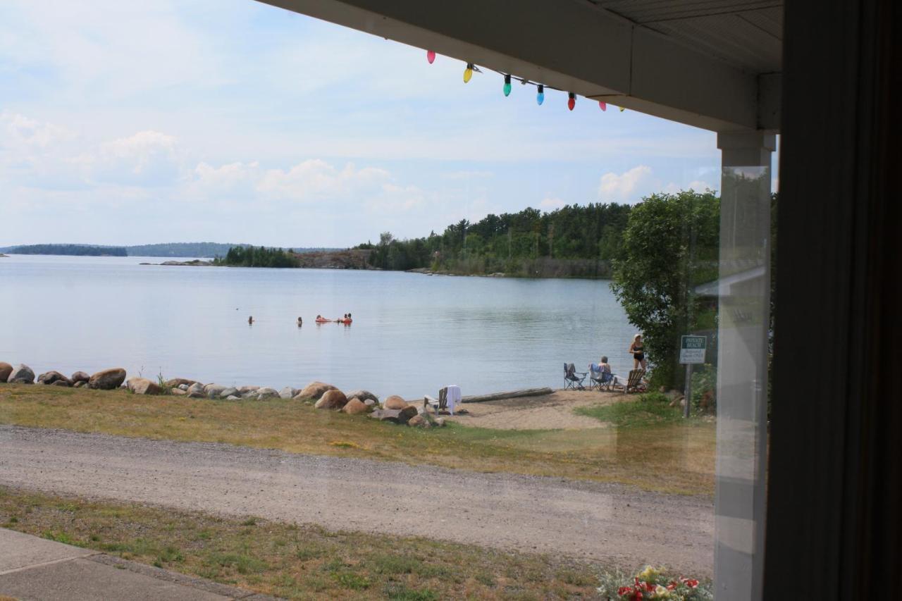 Carolyn Beach Inn Thessalon Bagian luar foto