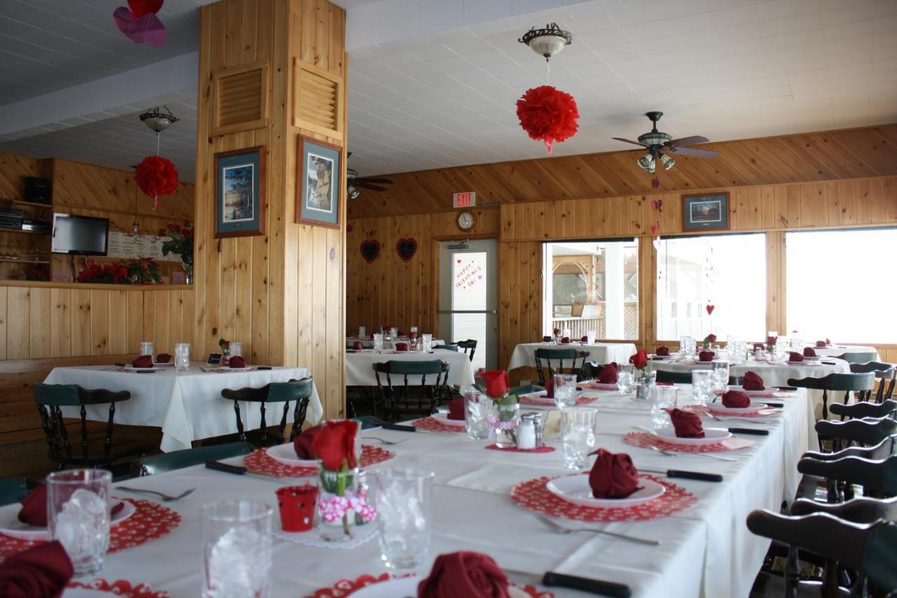 Carolyn Beach Inn Thessalon Bagian luar foto